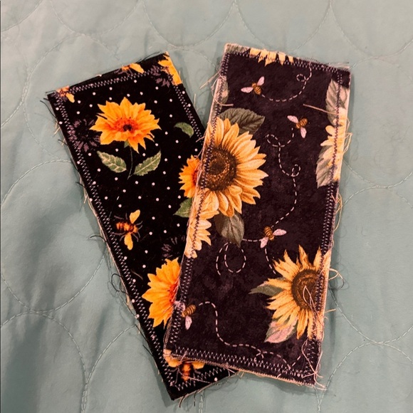 Mommajsews Other - Quilted sunflower 🌻 bookmarks set of three
